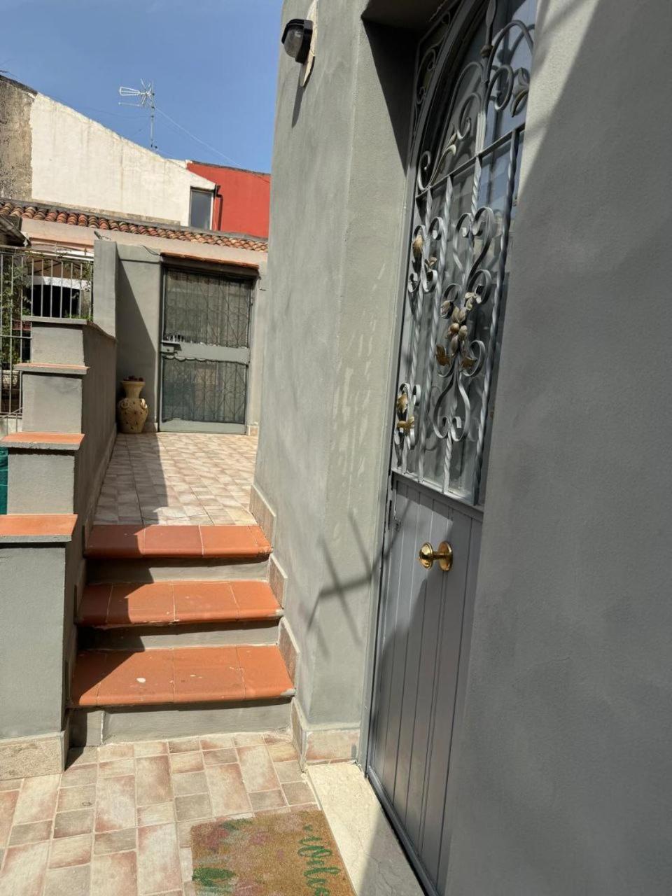 La Casa Del Mulino Apartment Катания Екстериор снимка