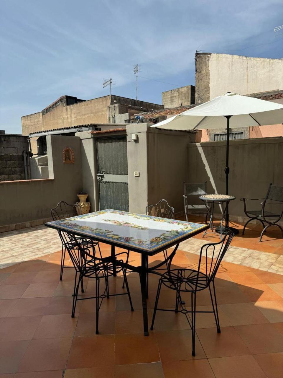 La Casa Del Mulino Apartment Катания Екстериор снимка