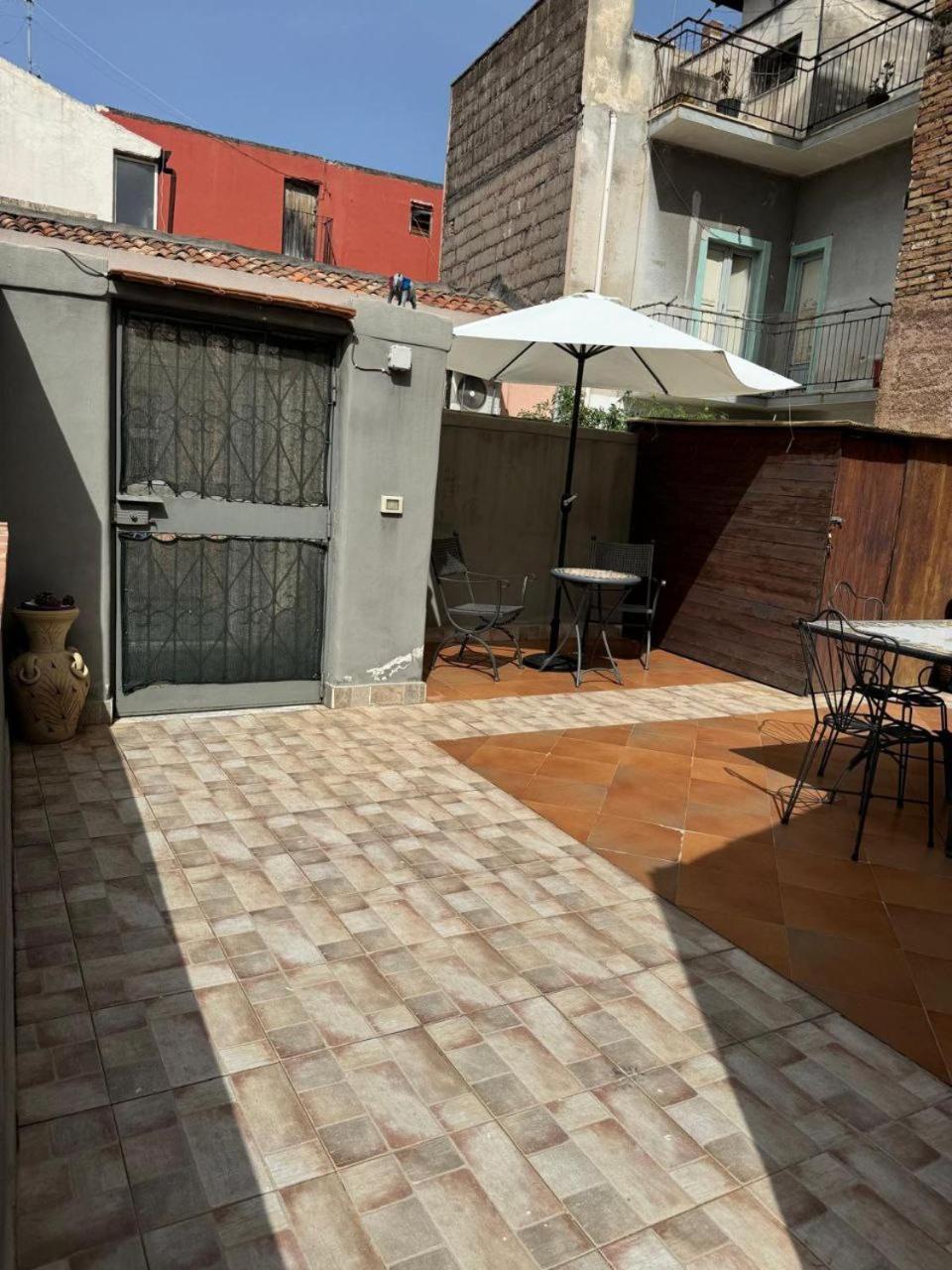 La Casa Del Mulino Apartment Катания Екстериор снимка