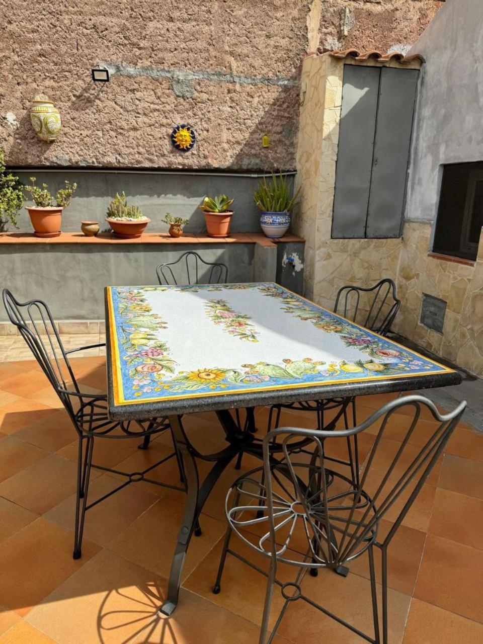La Casa Del Mulino Apartment Катания Екстериор снимка